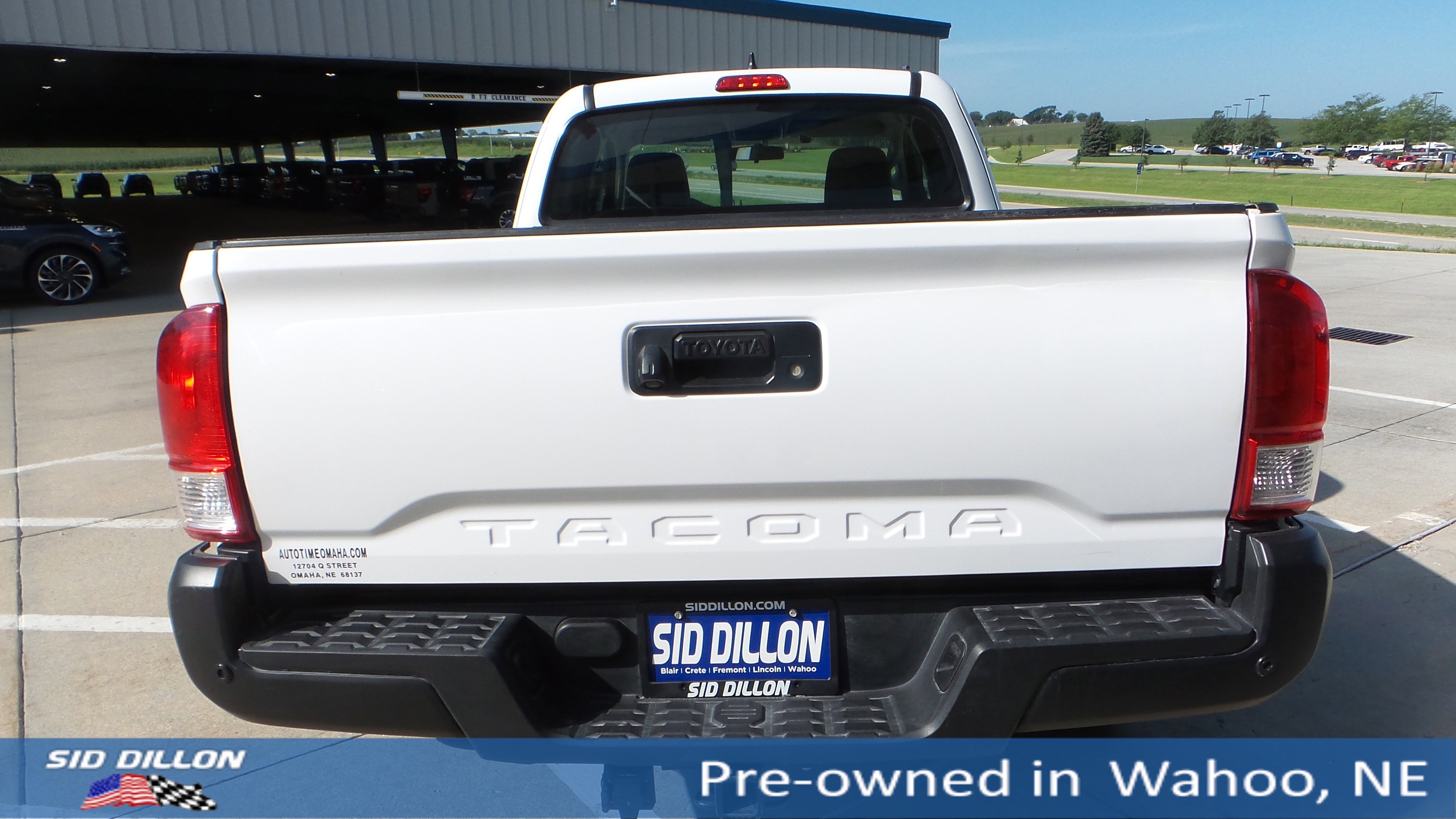 2017 Toyota Tacoma SR photo 4