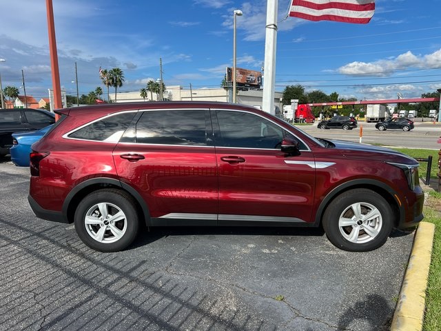 2025 Kia Sorento LX photo 3