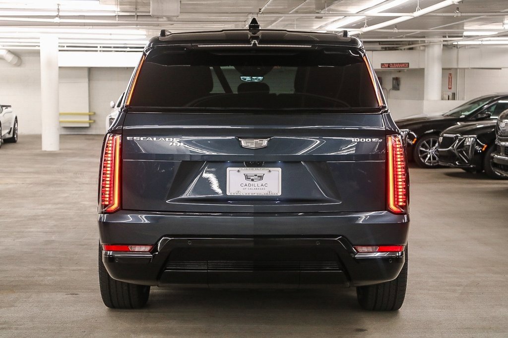 2026 Cadillac Escalade Sport photo 2