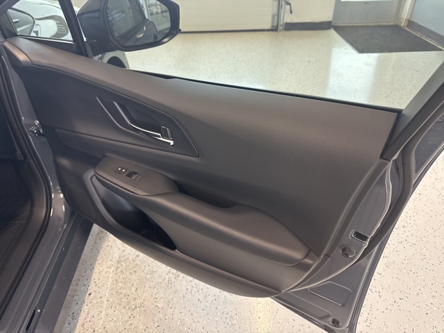 2026 Toyota Prius Plug-in Base photo 37