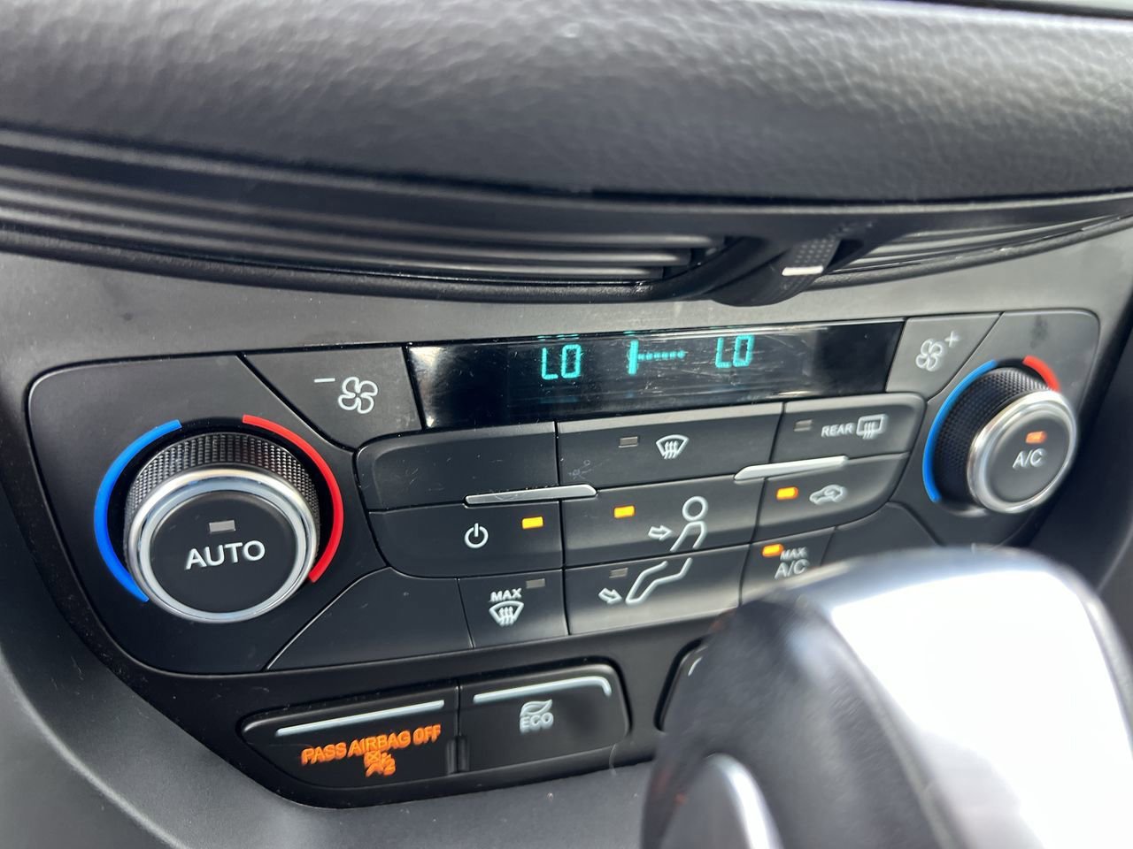 2017 Ford C-Max Hybrid SE photo 21
