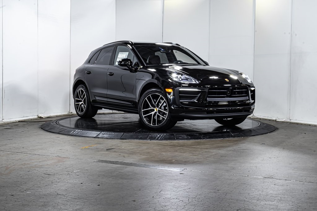 2025 Porsche Macan T photo 9