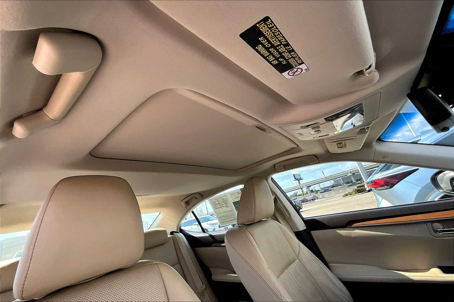 2016 Lexus ES 350 photo 11