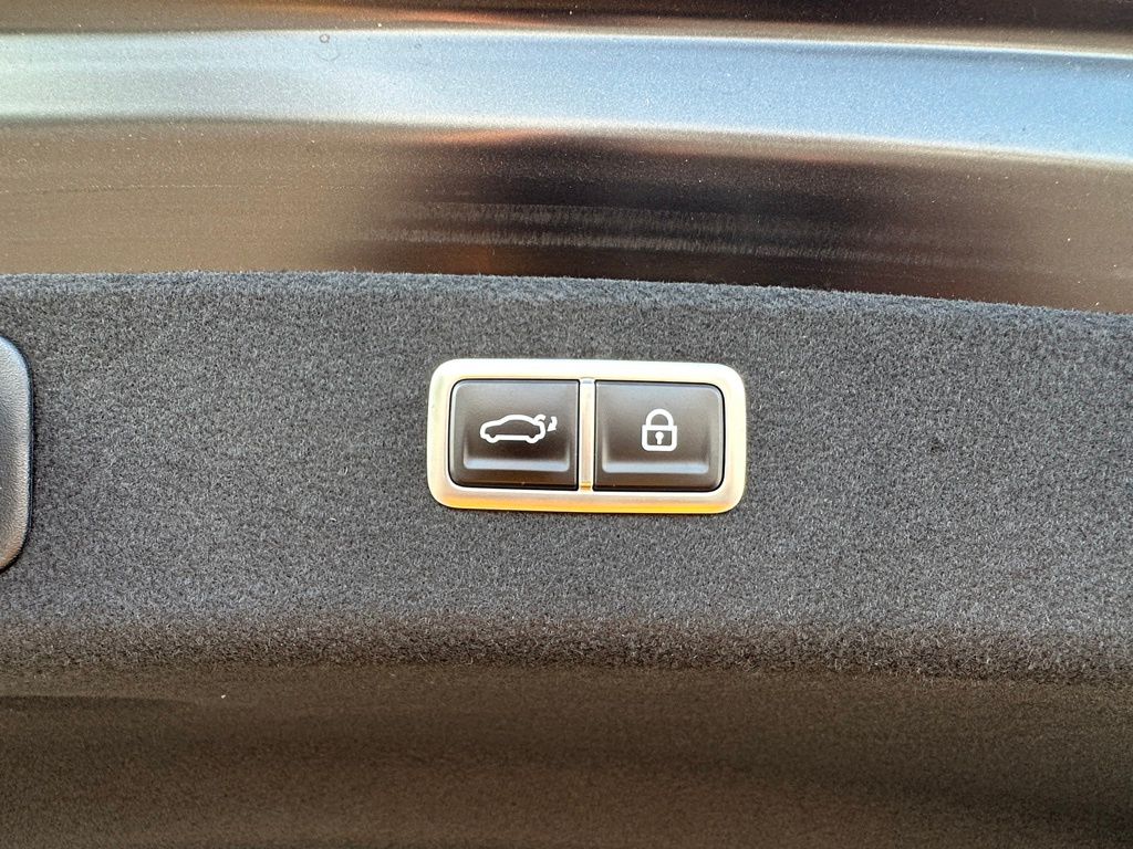 2024 Genesis Electrified G80 Advanced Prestige photo 13