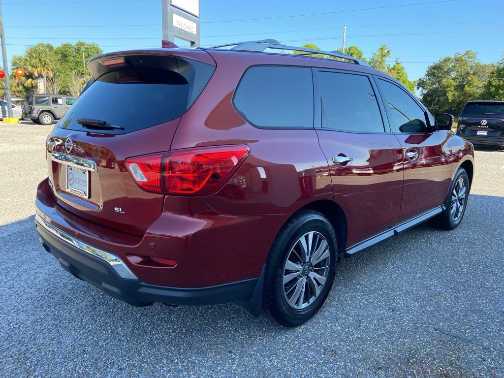 2019 Nissan Pathfinder SL photo 4
