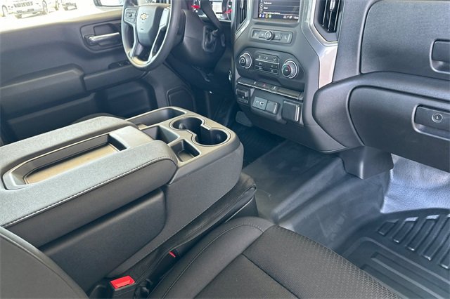 2025 Chevrolet Silverado 2500HD photo 16
