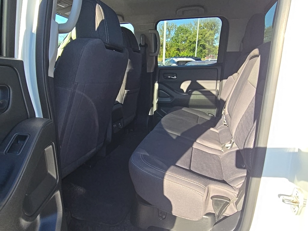 2023 Nissan Frontier SV photo 26