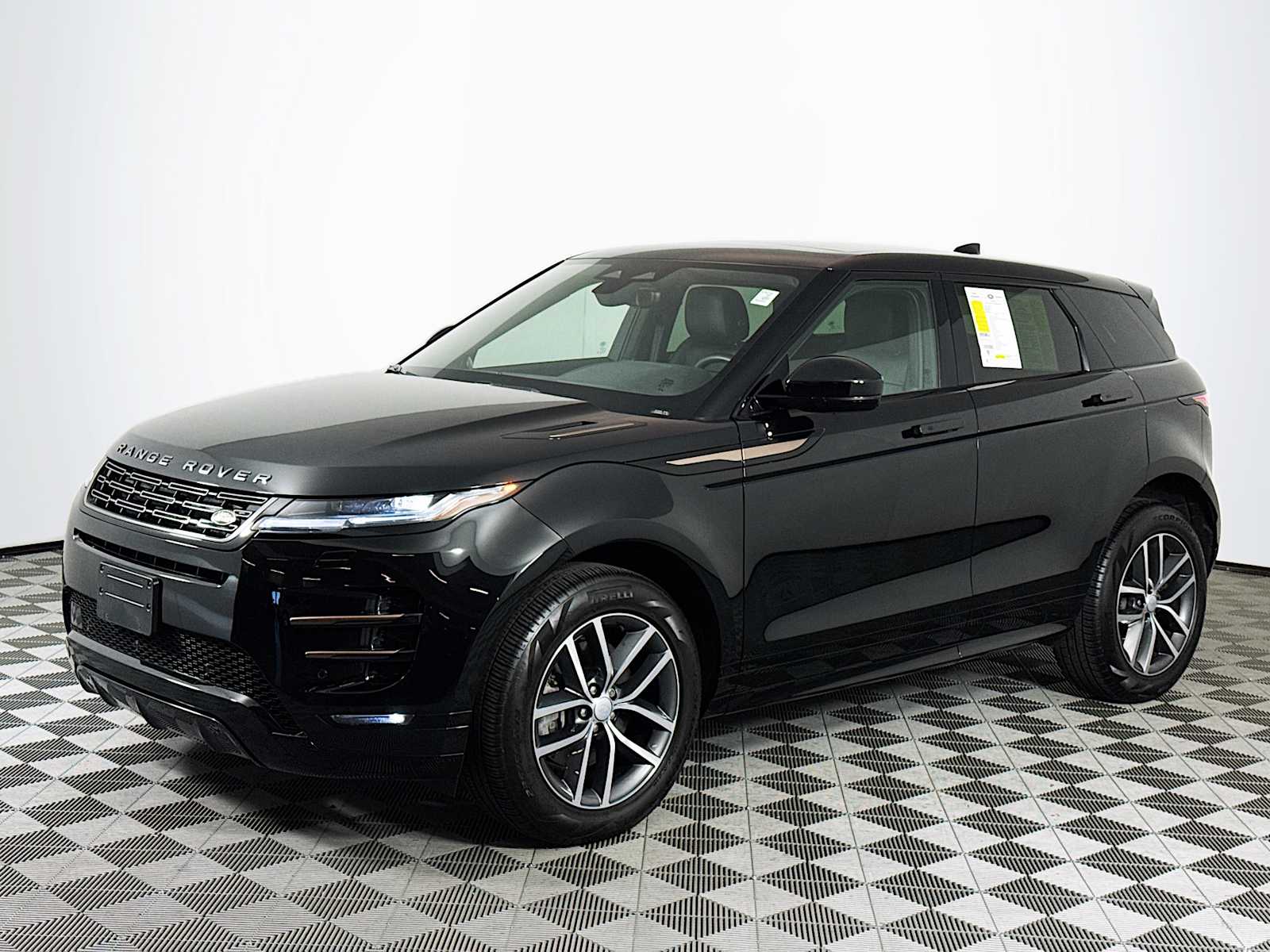 2024 Land Rover Range Rover Evoque Dynamic SE