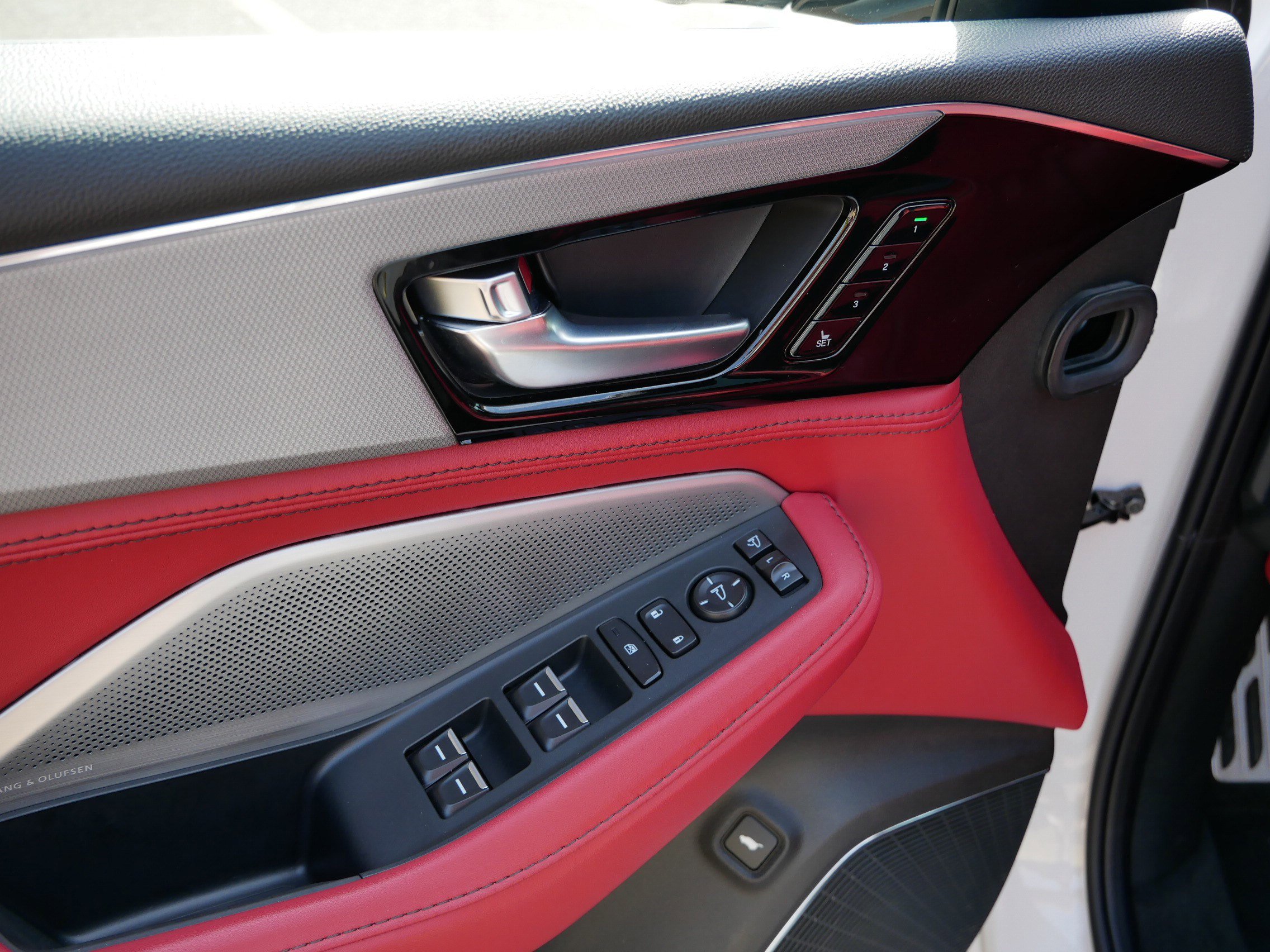 2025 Acura MDX SH-AWD A-Spec photo 19