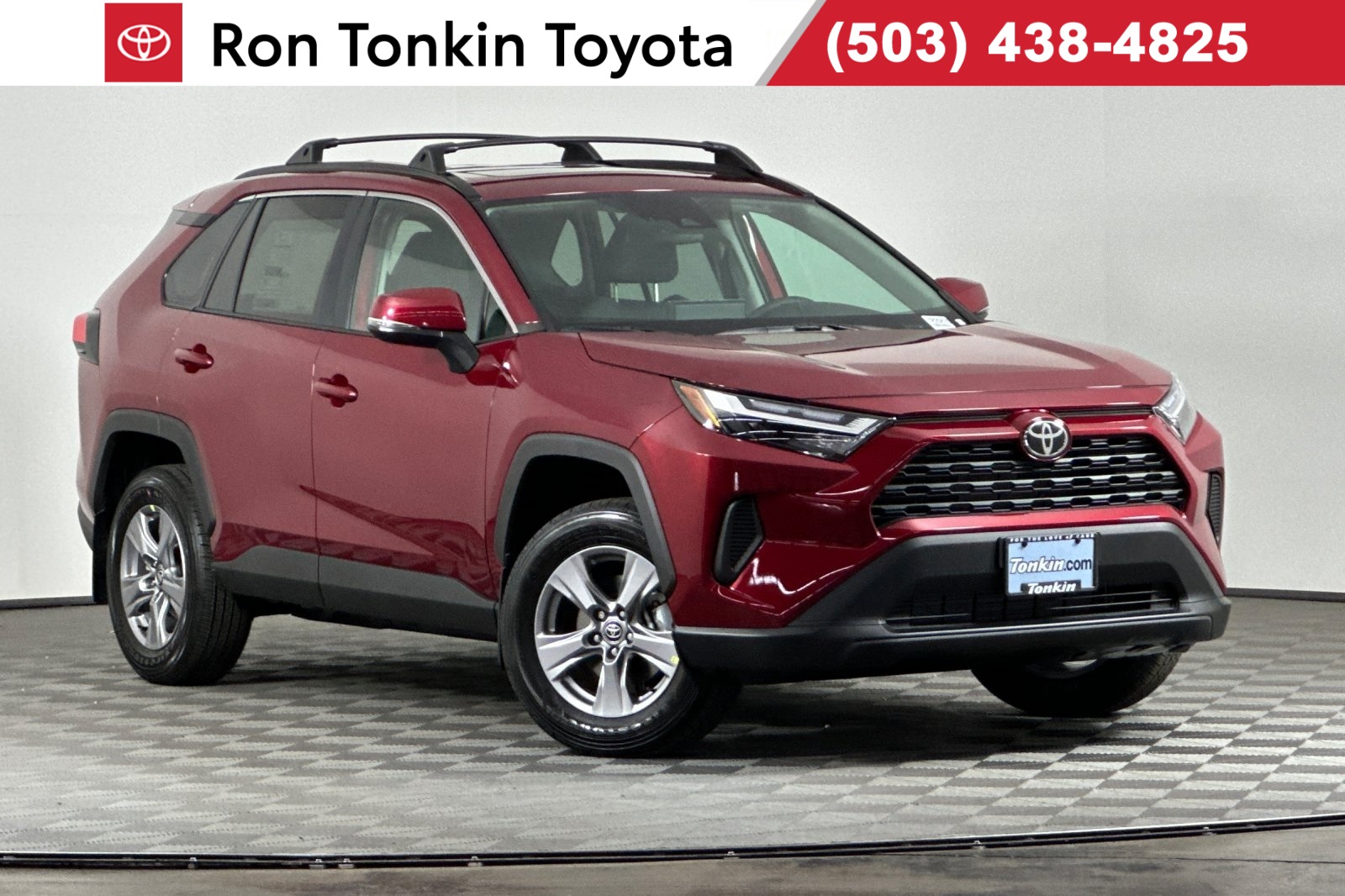 2025 Toyota RAV4 XLE's photo