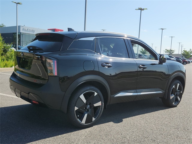 2025 Nissan Kicks SR photo 3