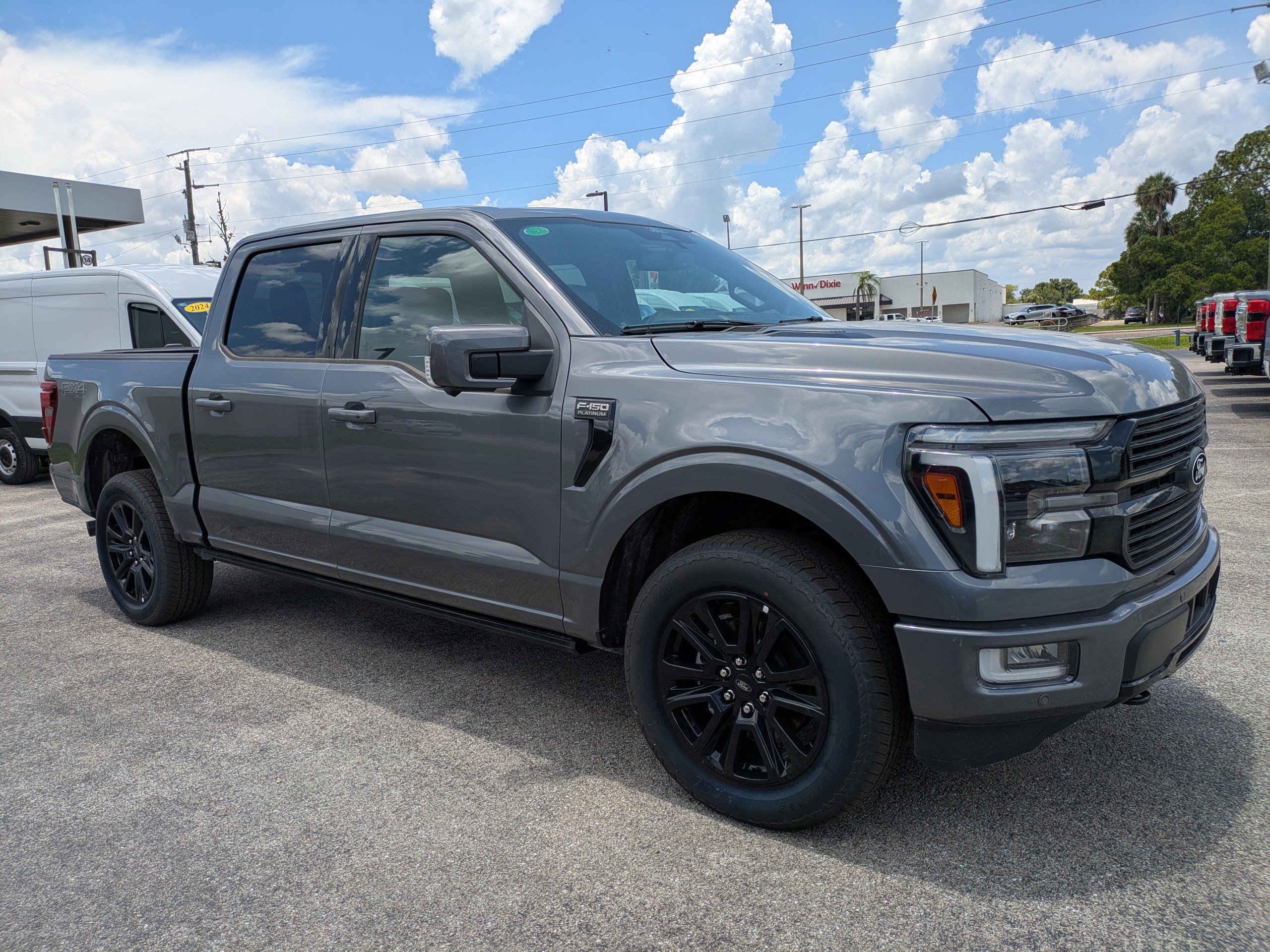2024 Ford F-150 Platinum photo 2