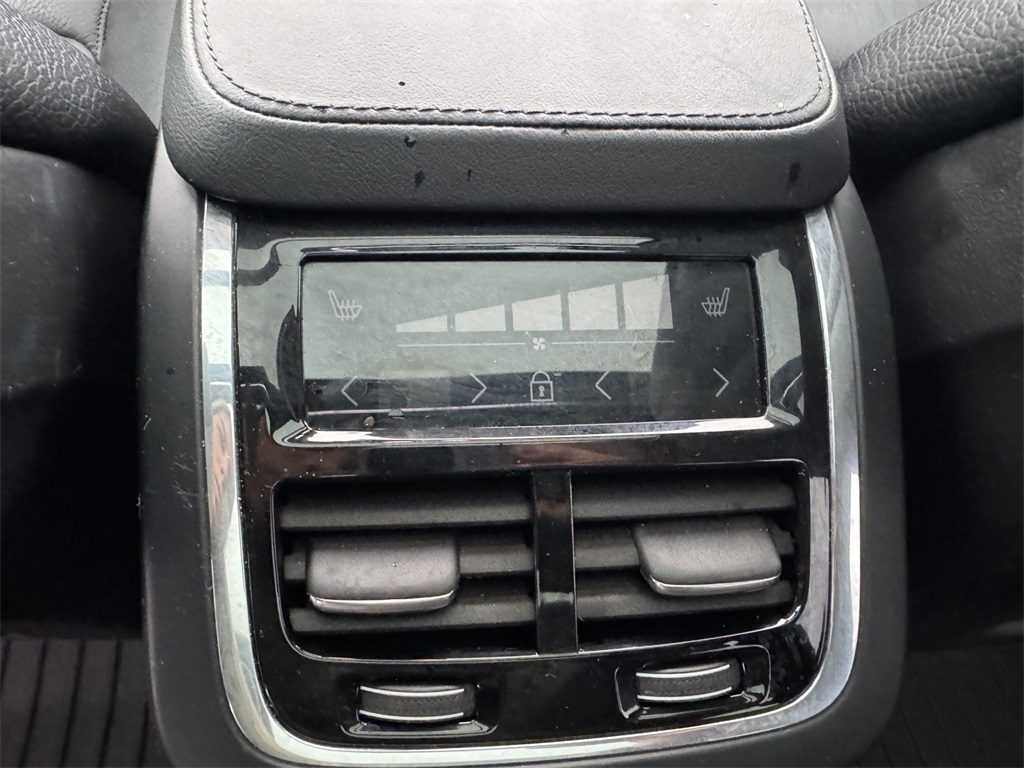 2023 Volvo V90 Cross Country B6 AWD Plus photo 12