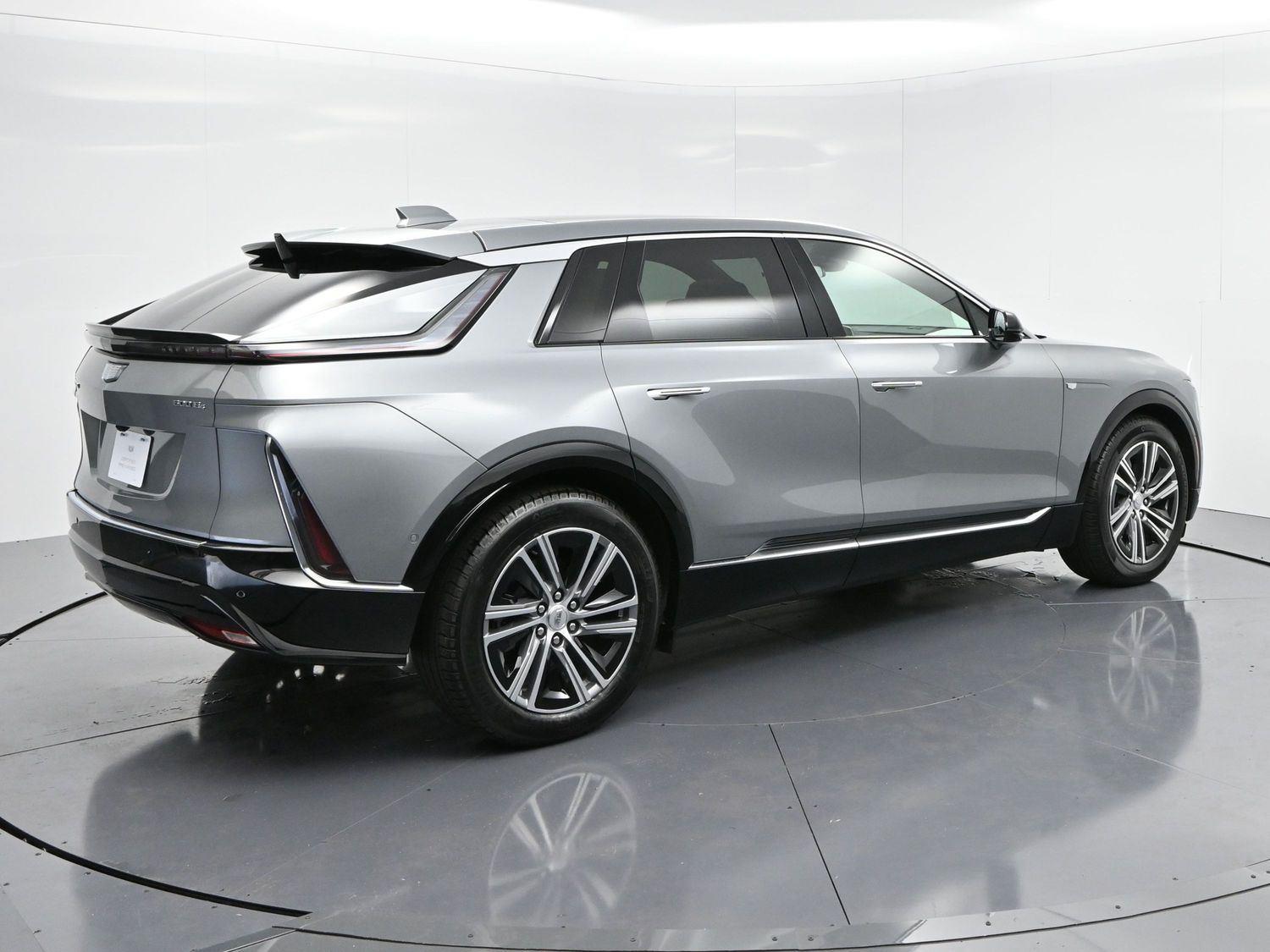 2024 Cadillac Lyriq Luxury photo 7
