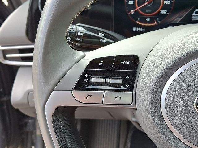2023 Hyundai Elantra SEL photo 18