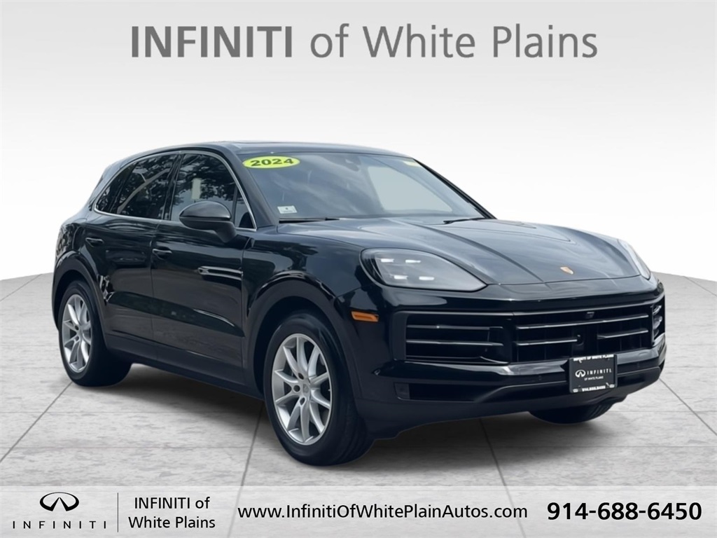2024 Porsche Cayenne Base photo 2