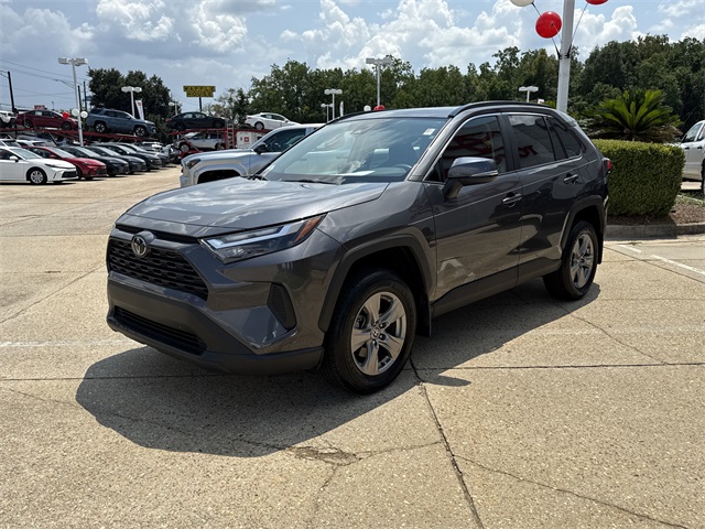 2024 Toyota RAV4 XLE photo 5