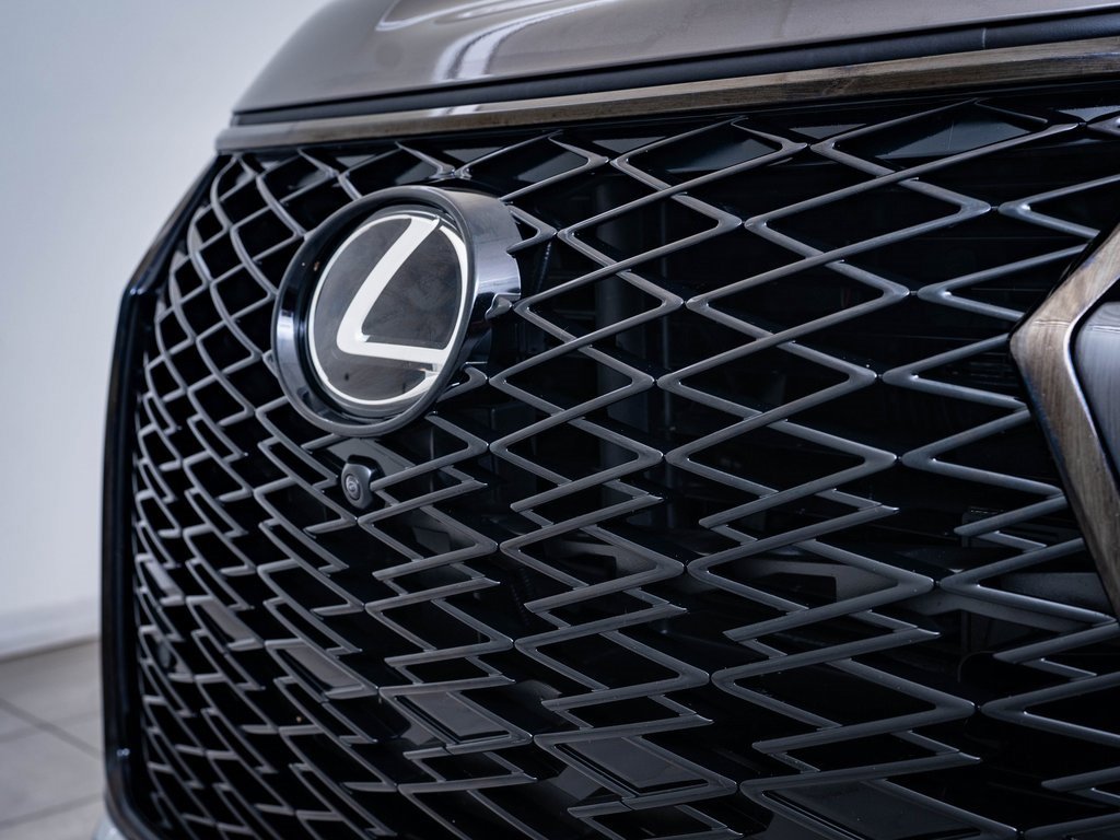 2022 Lexus LX 600 F SPORT photo 3