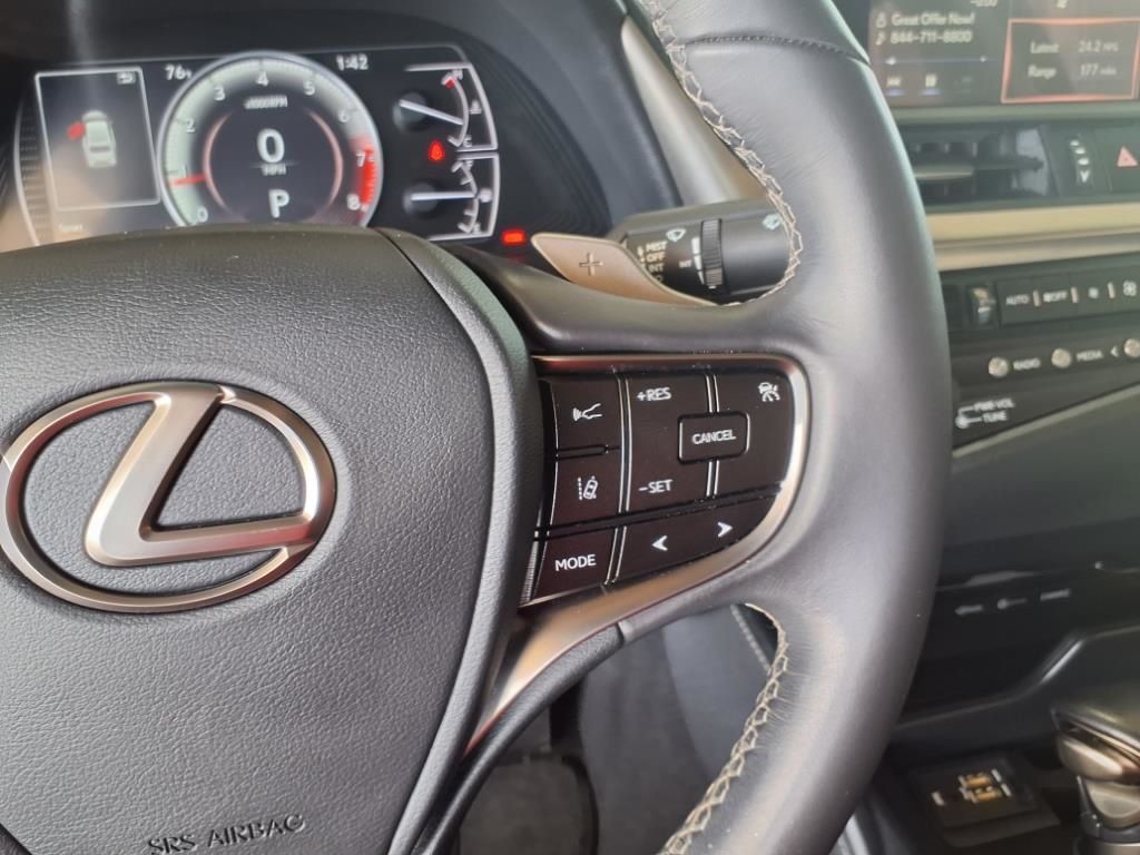 2020 Lexus ES 350 Base photo 17