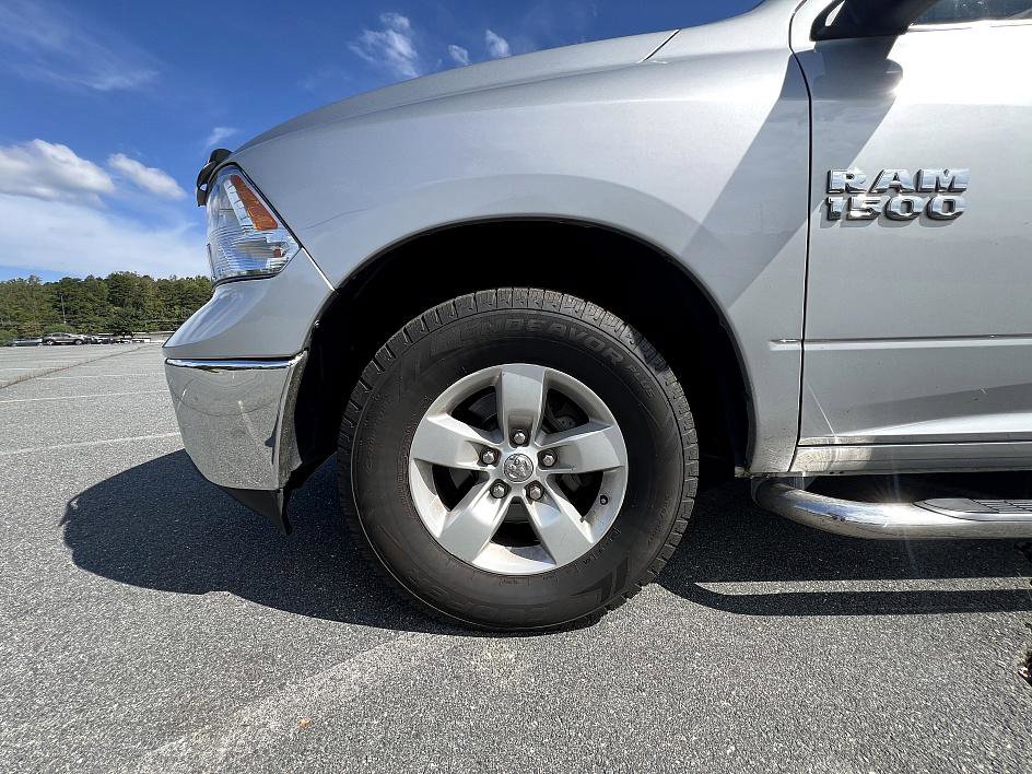 2013 Ram 1500 SLT photo 9