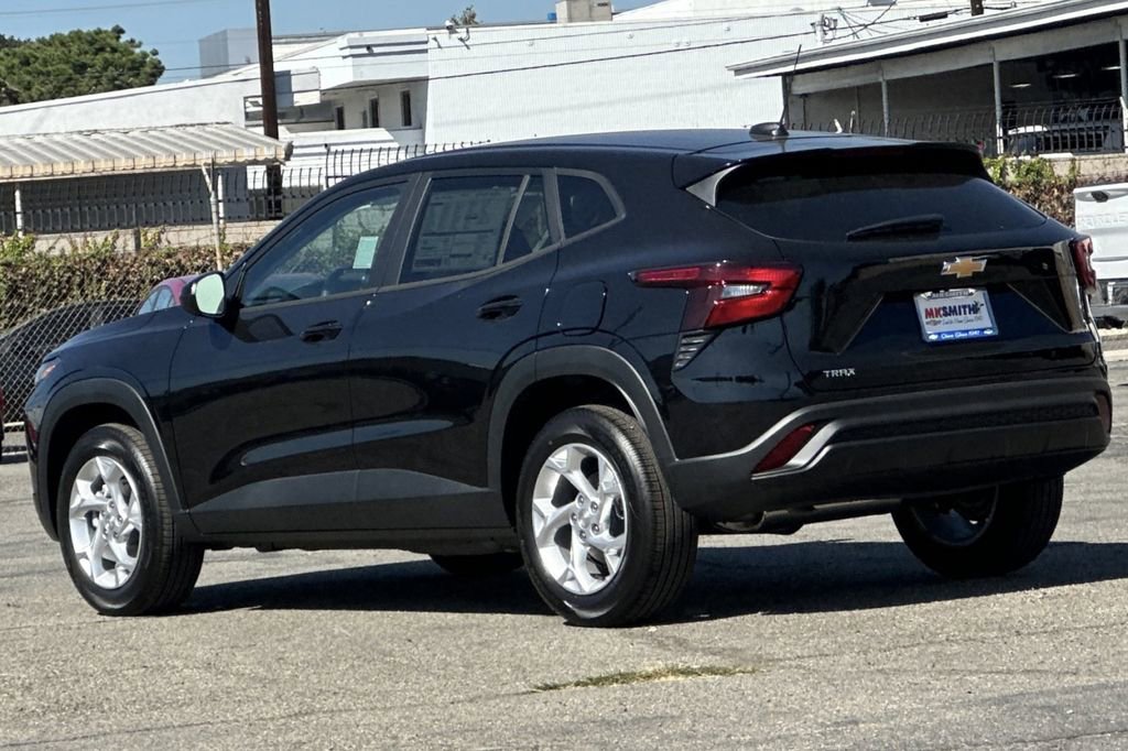 2026 Chevrolet Trax LS photo 6