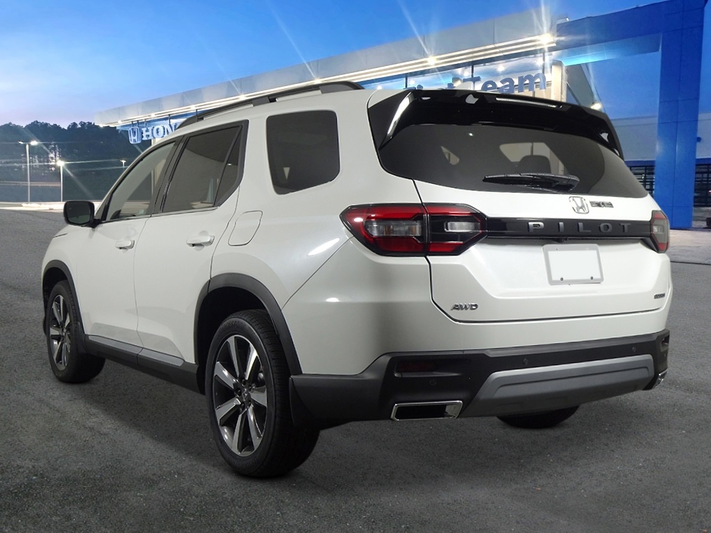 2025 Honda Pilot Touring photo 3