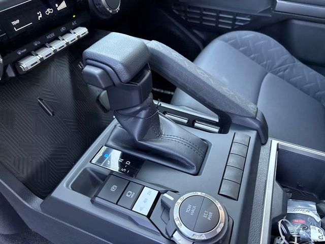 2025 Toyota Tacoma SR5 4x4 Double Cab photo 23