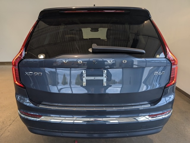 2026 Volvo XC90 Core photo 4