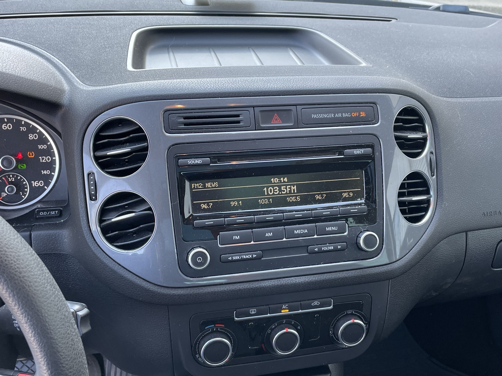 2012 Volkswagen Tiguan S photo 11