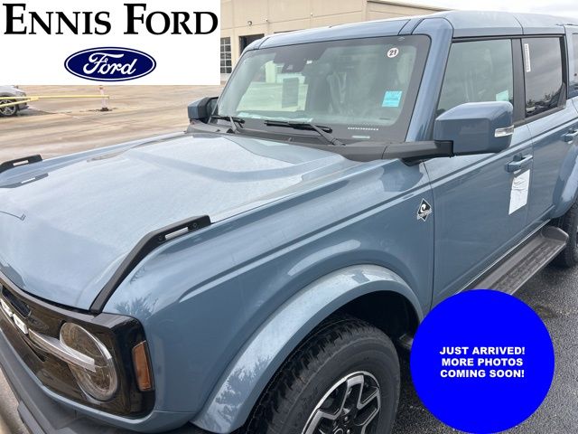 2025 Ford Bronco 4-Door Outer Banks's photo