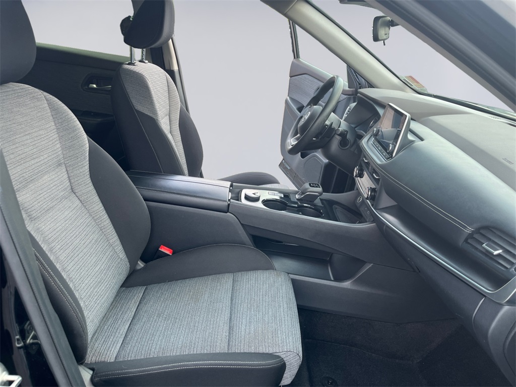 2023 Nissan Rogue SV photo 17