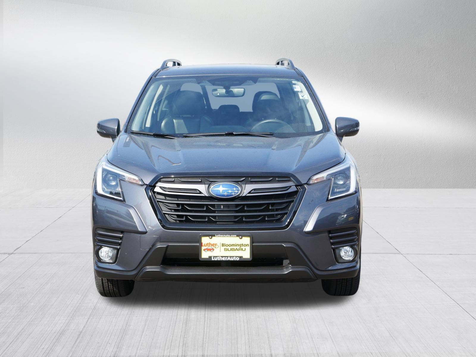 2022 Subaru Forester Limited photo 2