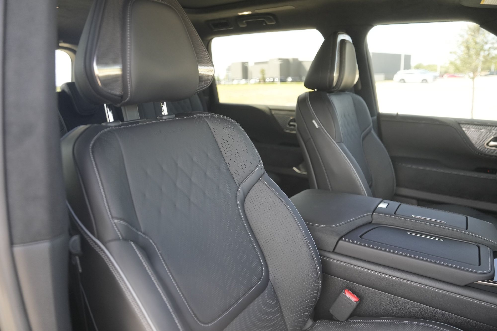 2025 Infiniti QX80 photo 15