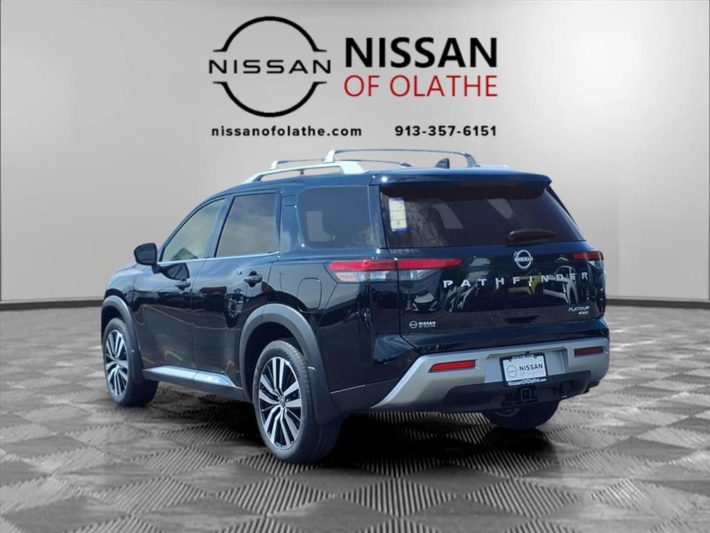 2025 Nissan Pathfinder Platinum photo 3
