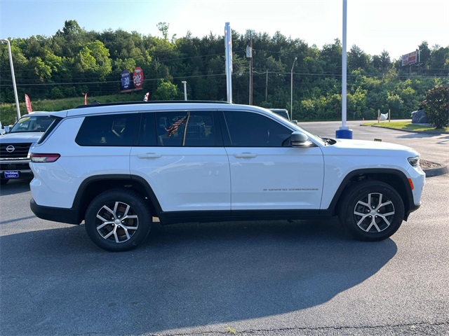 2024 Jeep Grand Cherokee Limited photo 2