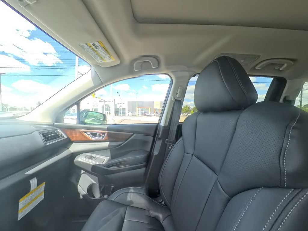 2025 Subaru Ascent Touring photo 25