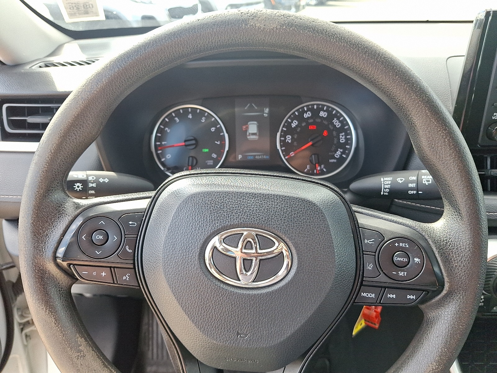 2022 Toyota RAV4 LE photo 17