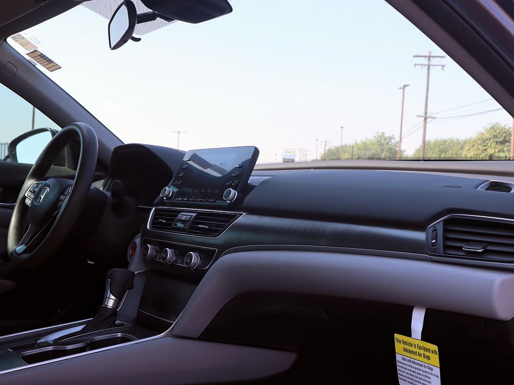 2019 Honda Accord LX 1.5T photo 21