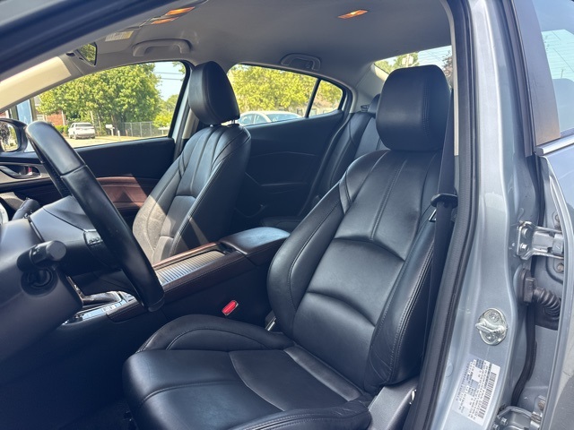 2018 Mazda Mazda3 Touring photo 9