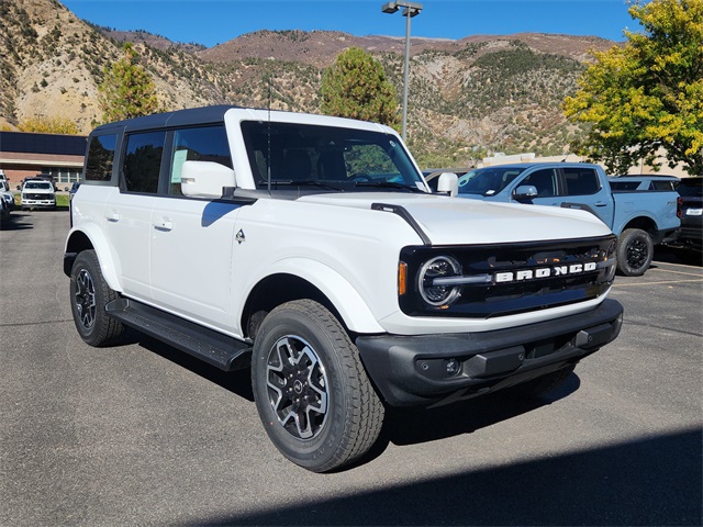 2025 Ford Bronco 4-Door Outer Banks's photo