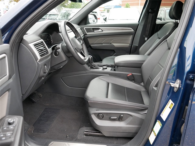2022 Volkswagen Atlas Cross Sport V6 SE Technology photo 13