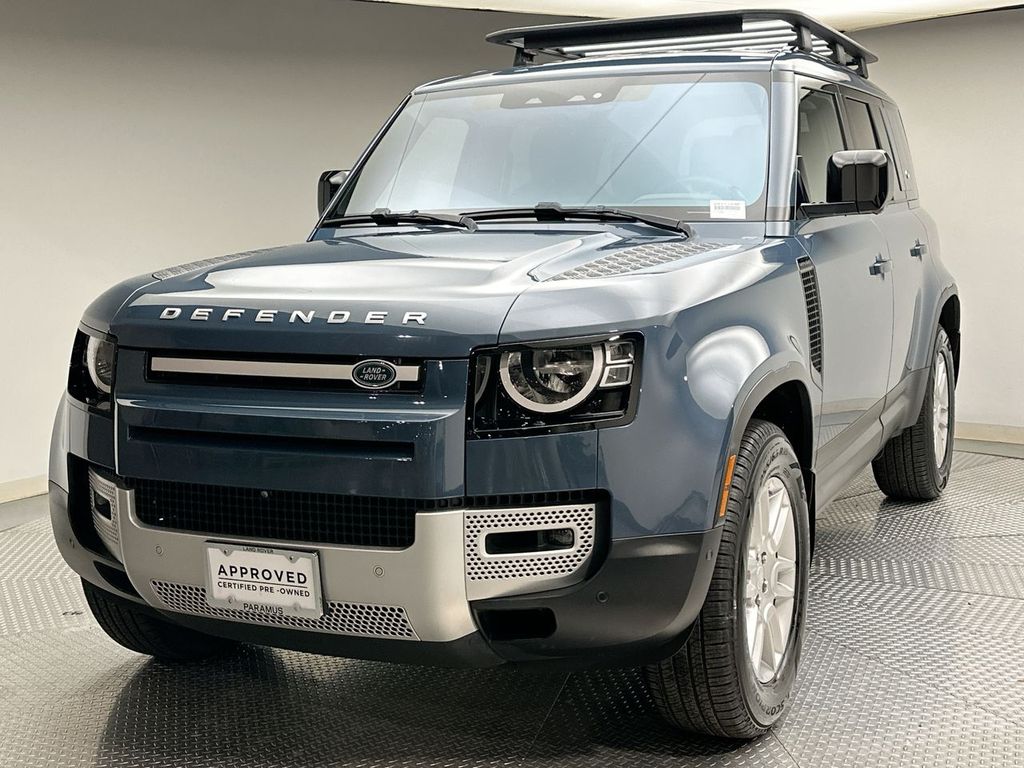 2020 Land Rover Defender S's photo