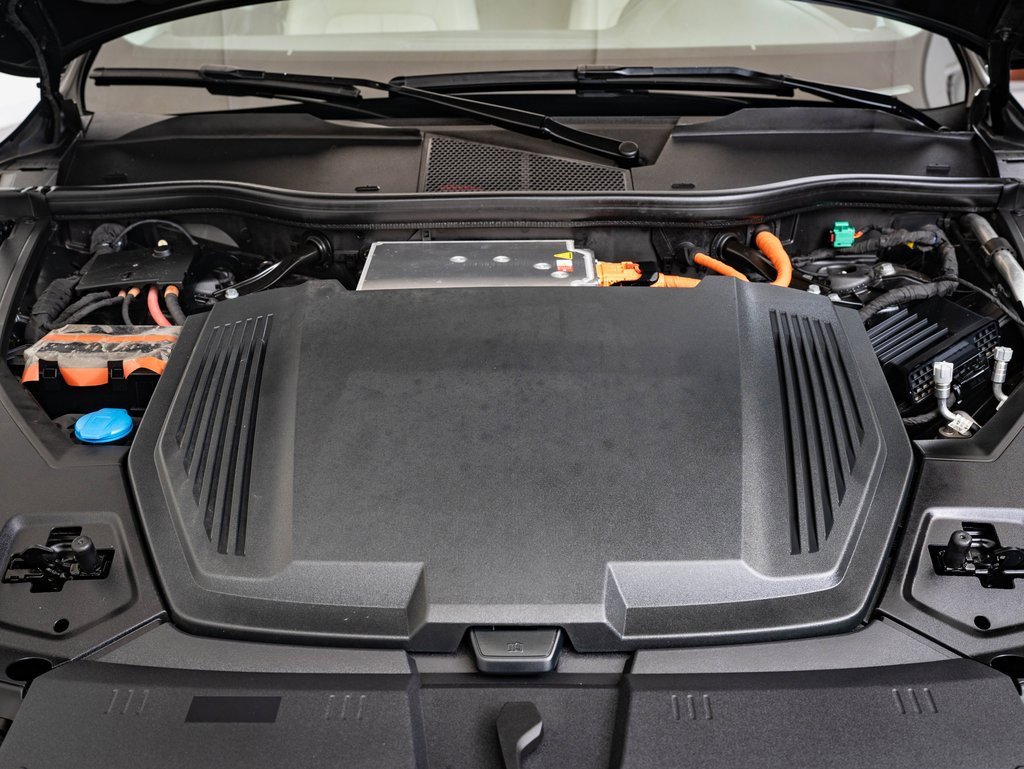 2022 Audi e-tron Premium photo 37