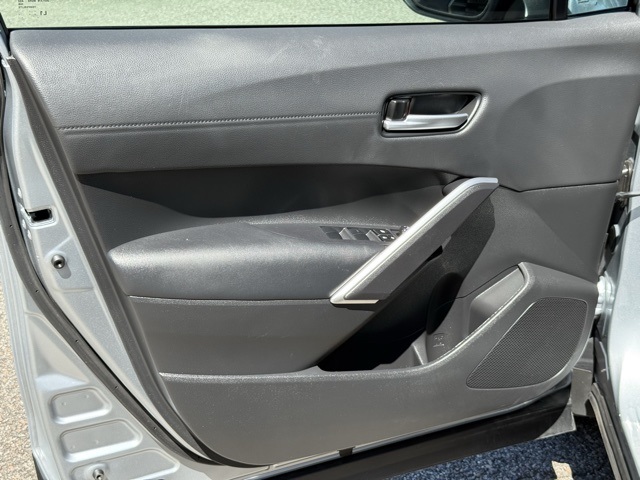 2024 Toyota Corolla Cross XLE photo 10