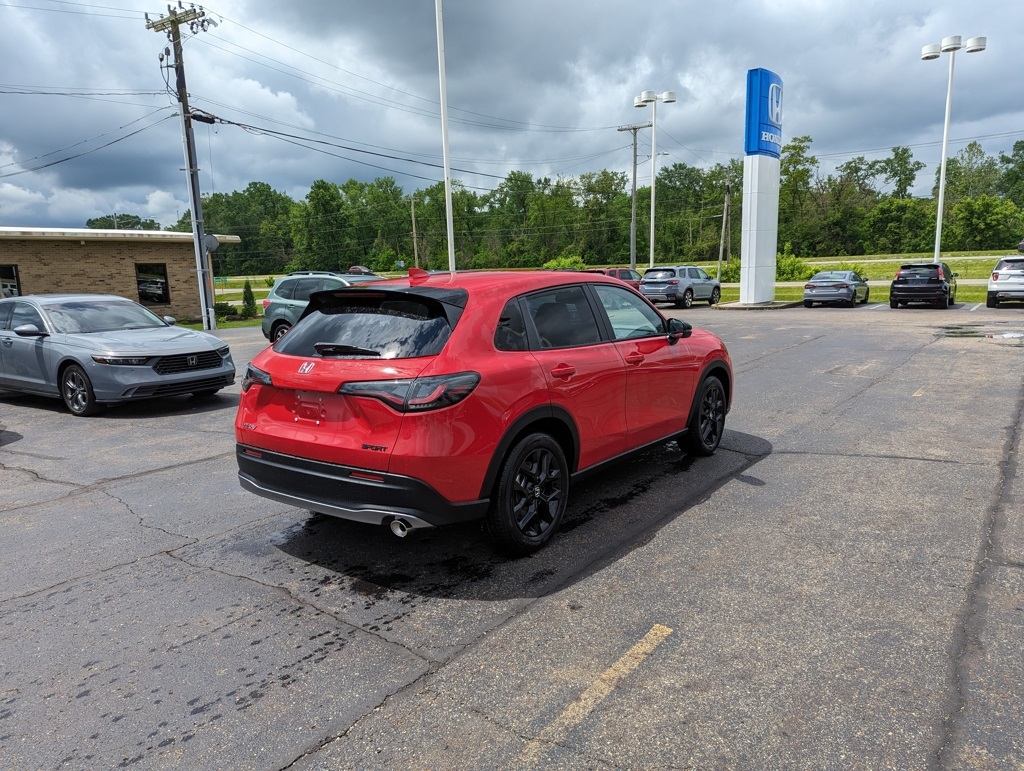 2025 Honda HR-V Sport photo 3