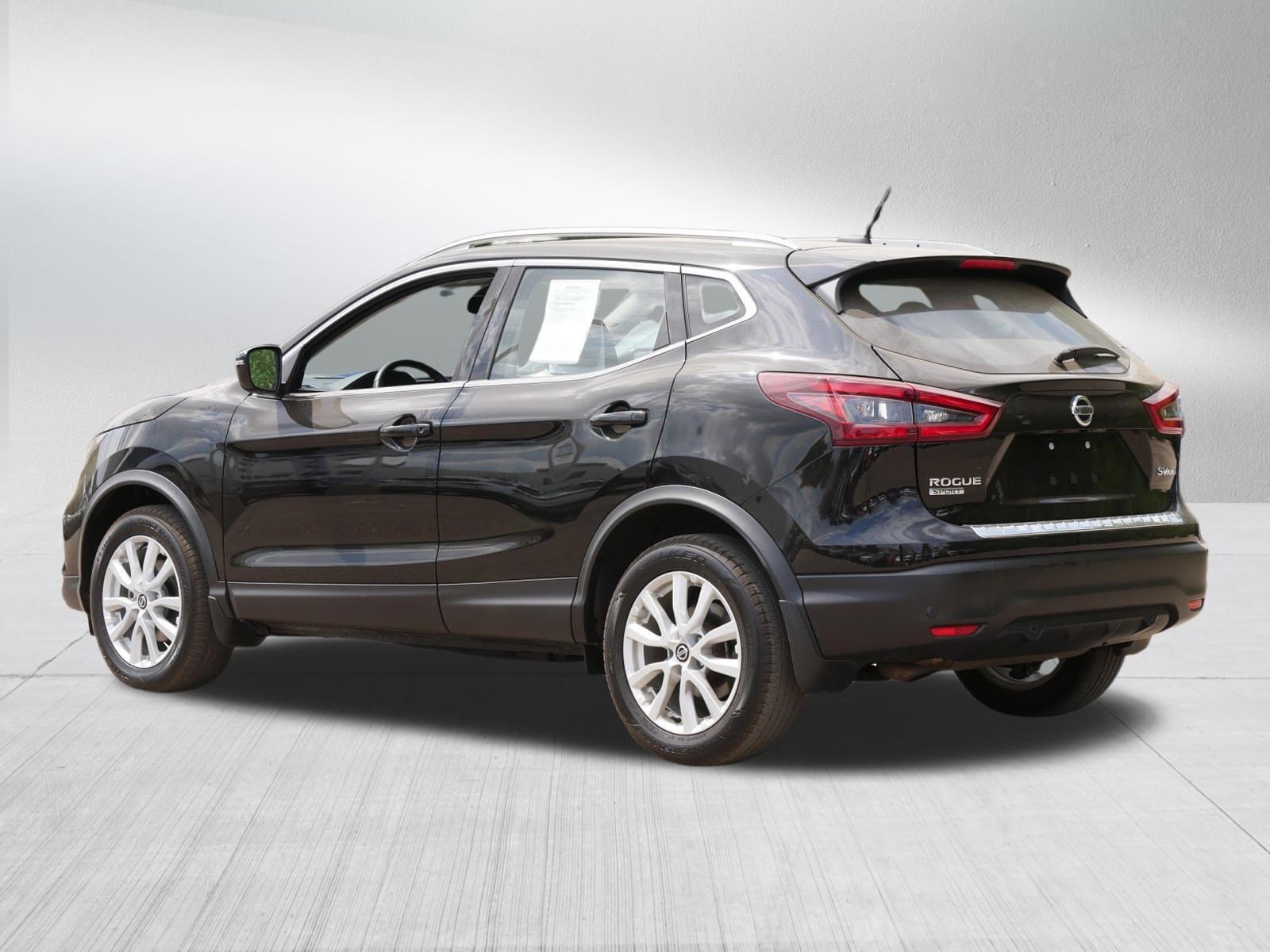 2022 Nissan Rogue Sport SV photo 5