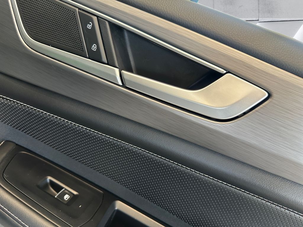 2024 Volkswagen Atlas Cross Sport SE photo 14