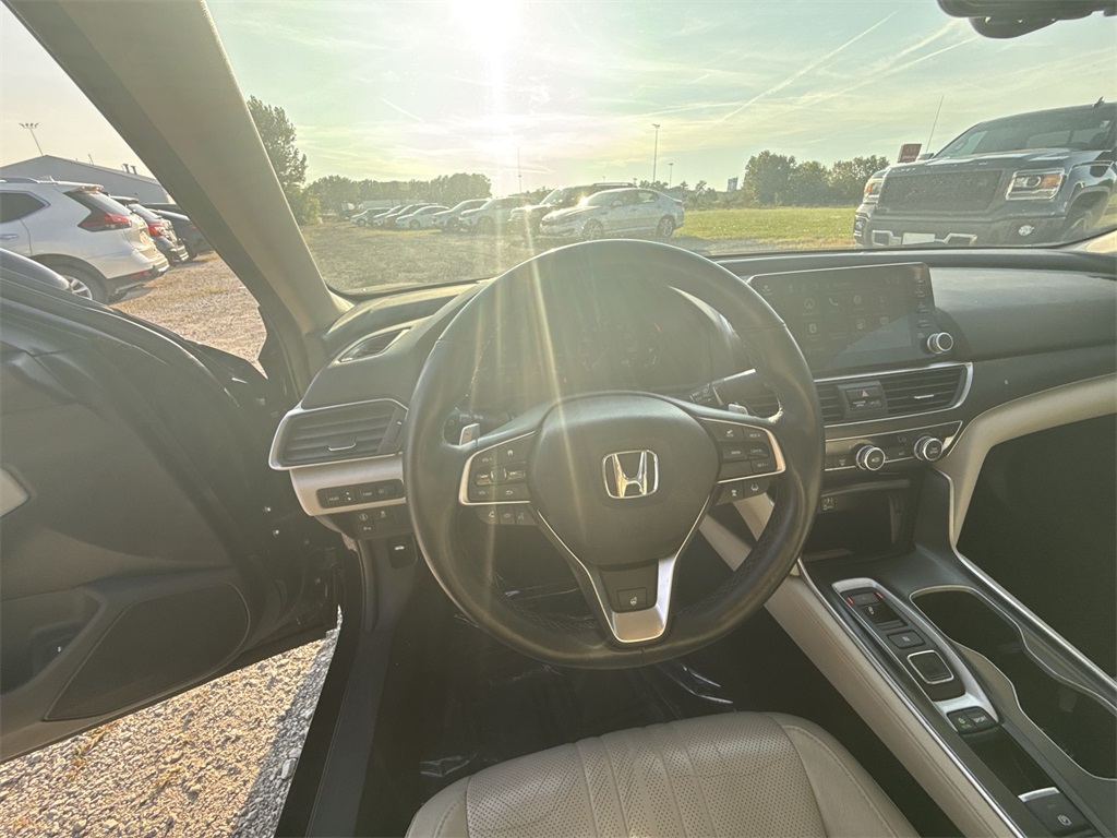 2018 Honda Accord Touring 2.0T photo 10
