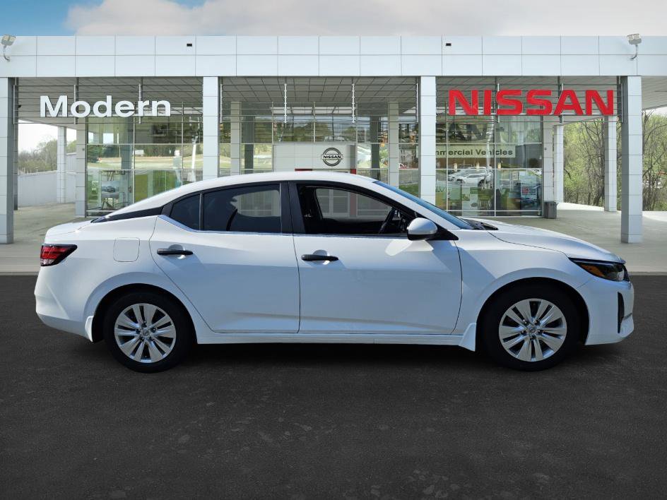 2025 Nissan Sentra S photo 3