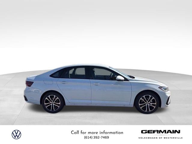 2026 Volkswagen Jetta 1.5T Sport photo 4